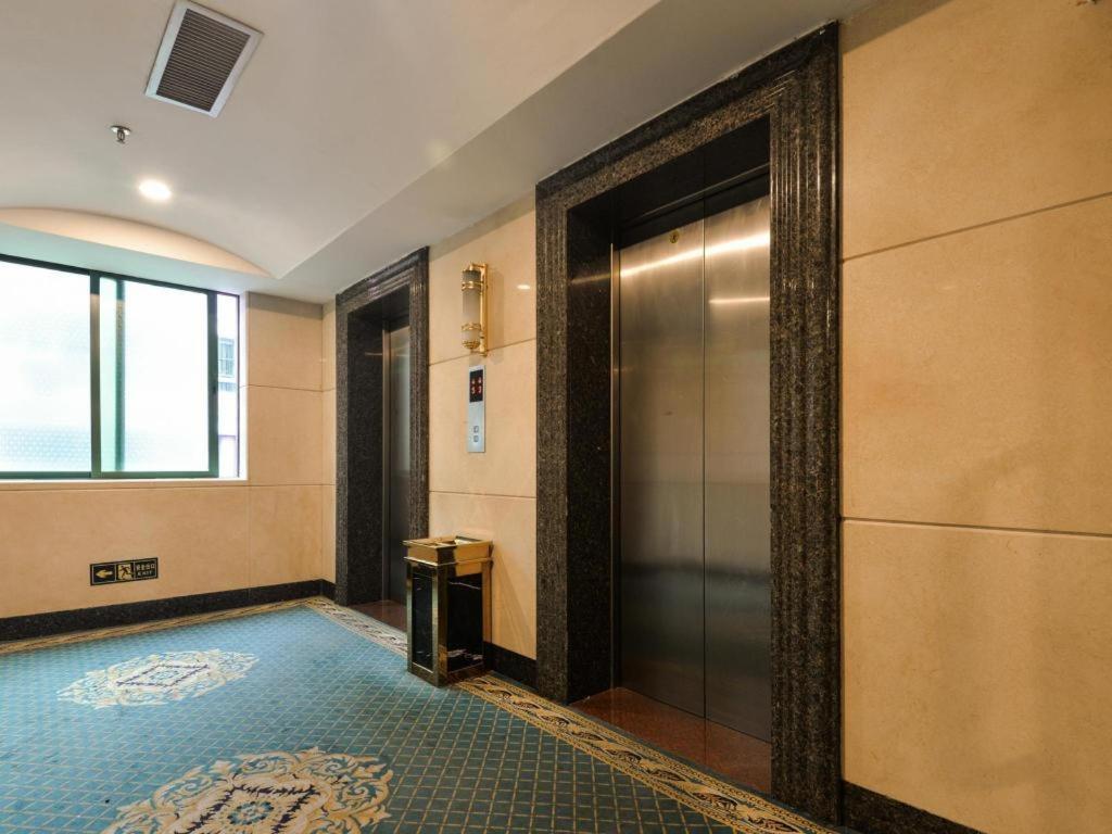 New Pearl River Hotel Kanton Exterior foto
