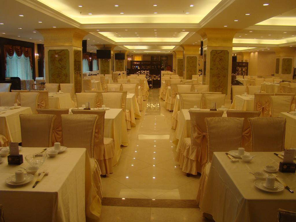 New Pearl River Hotel Kanton Exterior foto